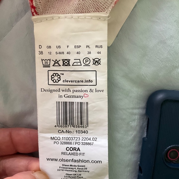 olsen Cardigan, red and white floral pattern, medium size (but feels like large) - Picture 5 of 5